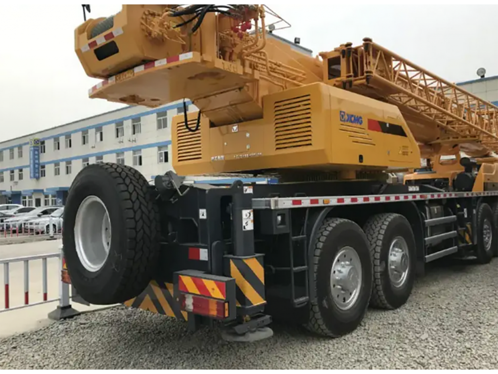 รถเครนขนาด 50 TONS XCMG
